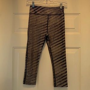 4/$10 Under armour size XS leggings